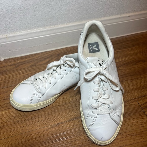 VEJA ESPLAR’ LACE UP LEATHER SNEAKERS  Size 9 - Picture 2 of 12